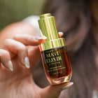 MAVI ELIXIR Hair Growth Oil – Kopfhaut-Elixir aus 12 reinen Wirkstoffen in der Hand